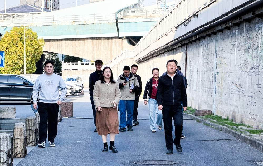 鏡湖區(qū)委常委、副區(qū)長(zhǎng)高偉來(lái)園調(diào)研指導(dǎo)工作